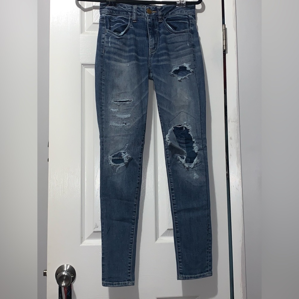AMERICAN EAGLE JEANS